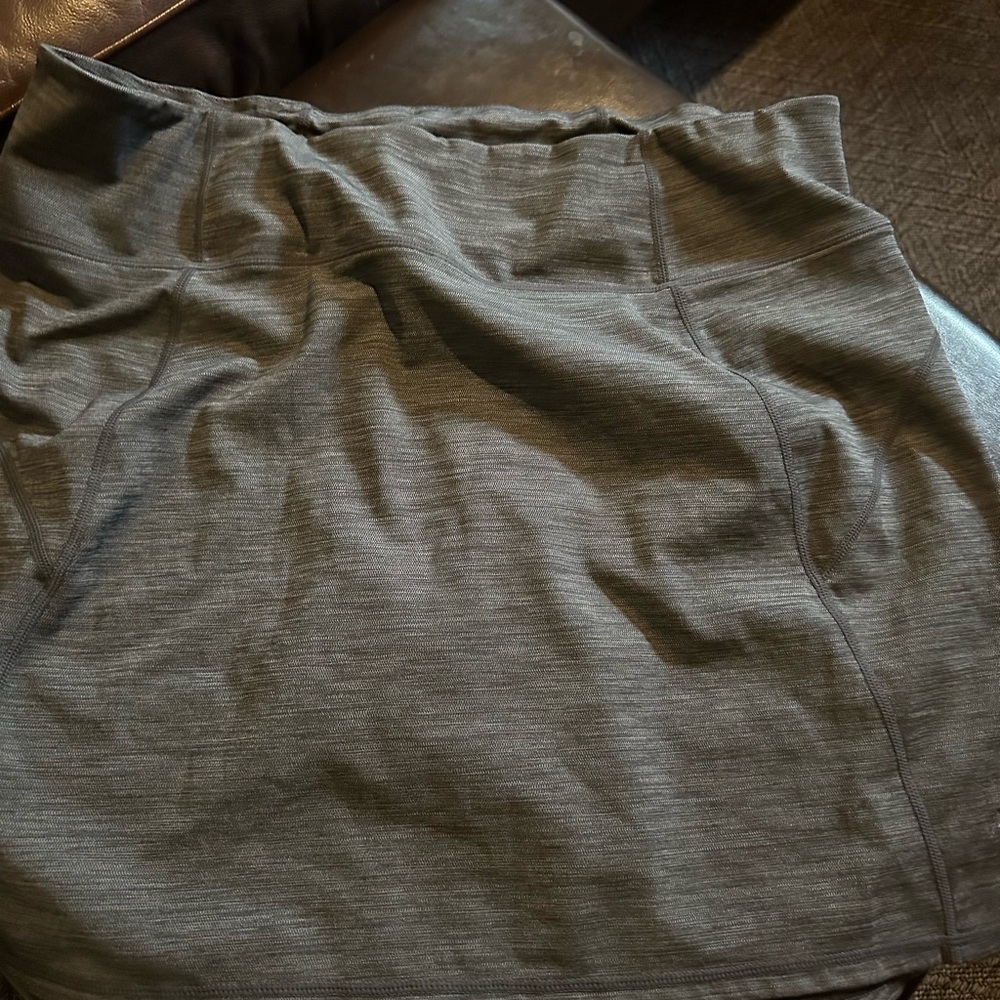 Kuhl Women's Gray Skirt activewear skirt‎ with under shorts sz L